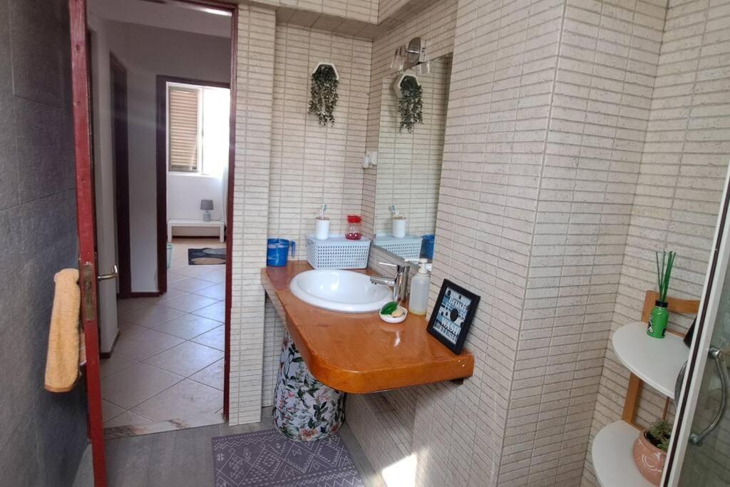 Mendes Family Homestay - B&B In The Heart Of Praia Exteriör bild